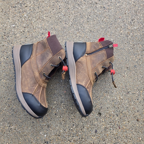 UGG Kids Boots in Brown and Black - Picture 11 of 12